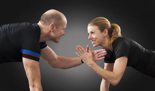 Haarausfall durch Steriode - Mann und Frau machen Fitness